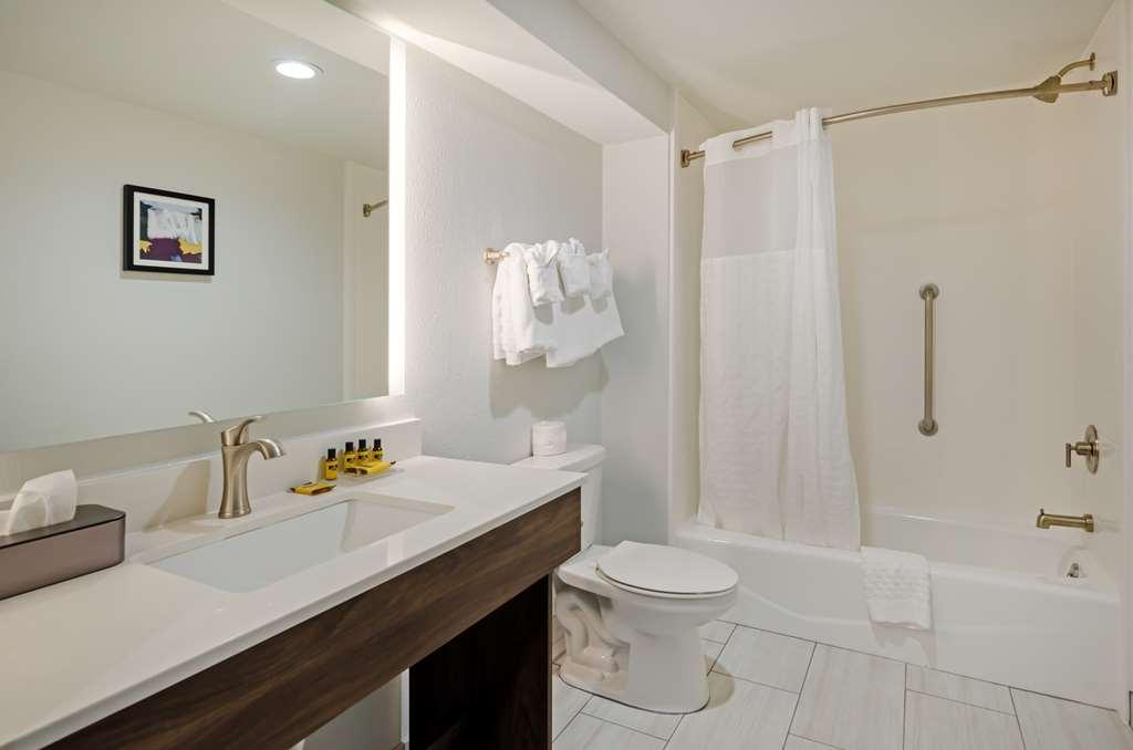 Best Western Plus Harrisonburg Ruang foto
