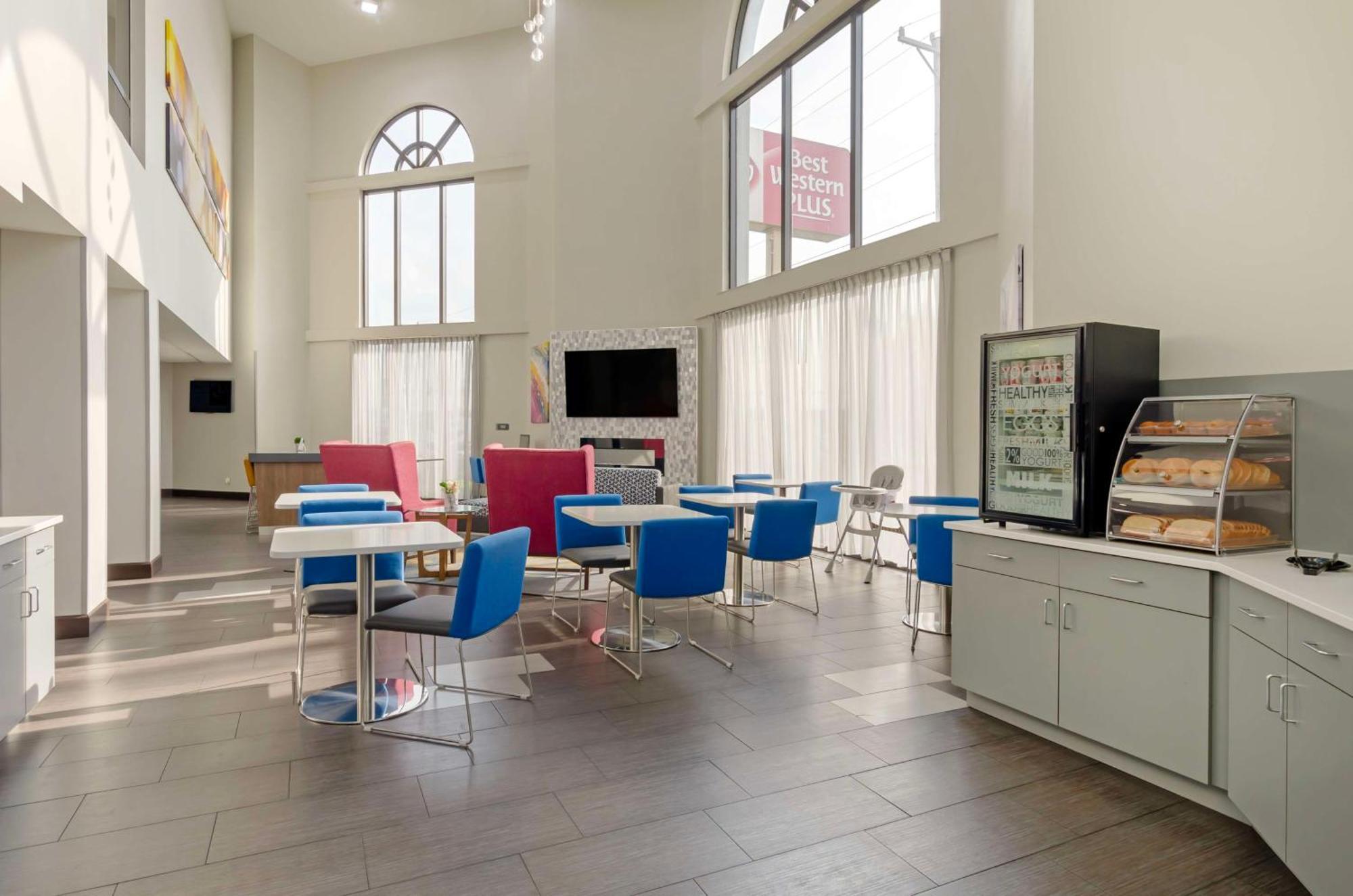 Best Western Plus Harrisonburg Bagian luar foto